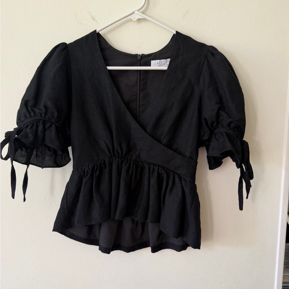 ✨ Hunter Bell Black Linen-Blend Wrap Peplum Top (XS) ✨ - Picture 1 of 11